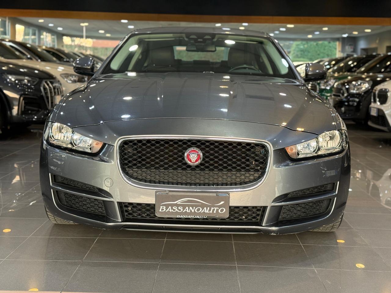 Jaguar XE 2.0 D Turbo 180CV aut. Pure Business Edition