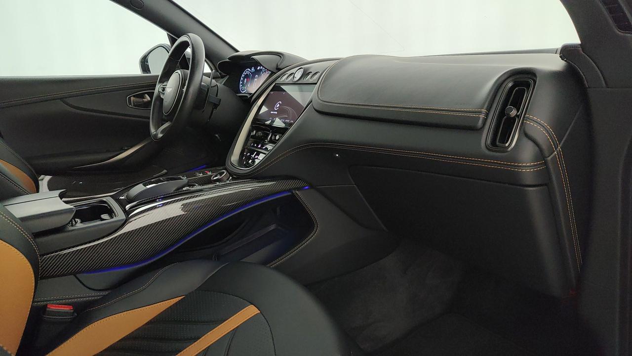 ASTON MARTIN DBX707 4.0 auto