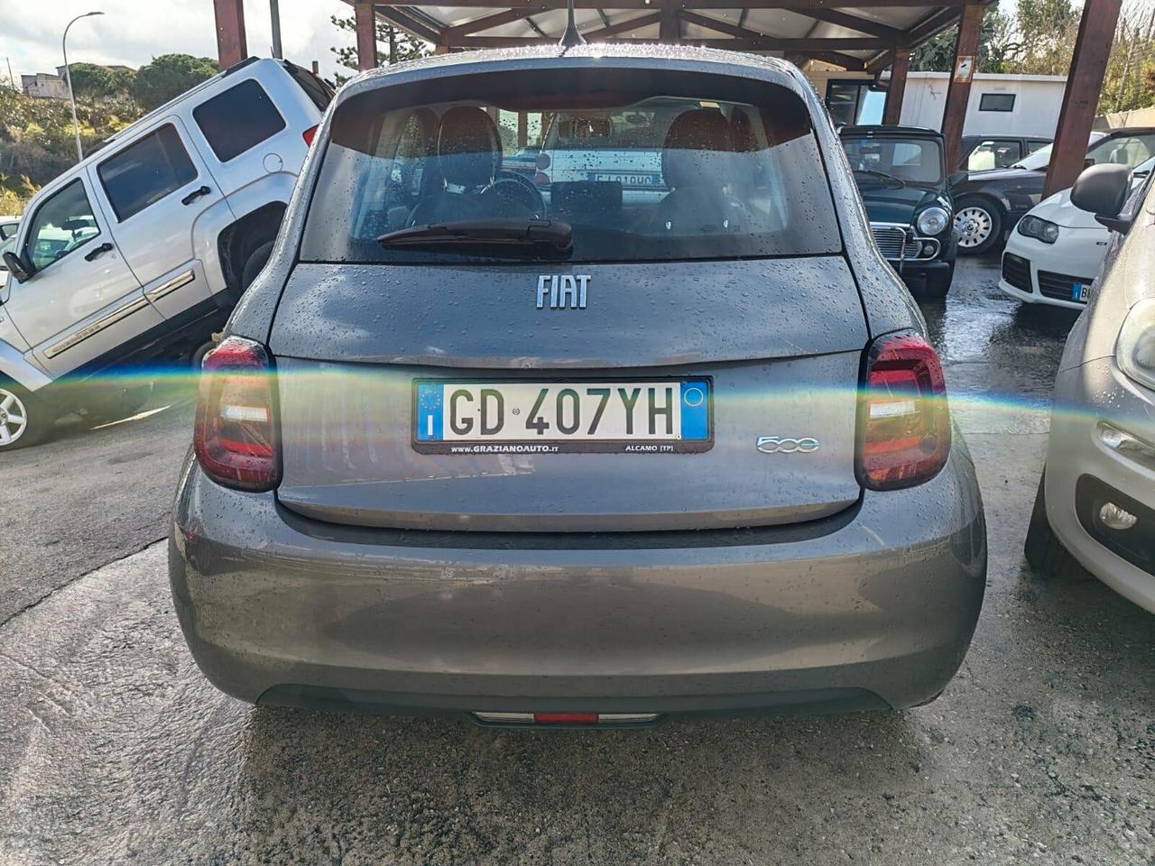 Fiat 500 500e Berlina 42 kWh La Prima