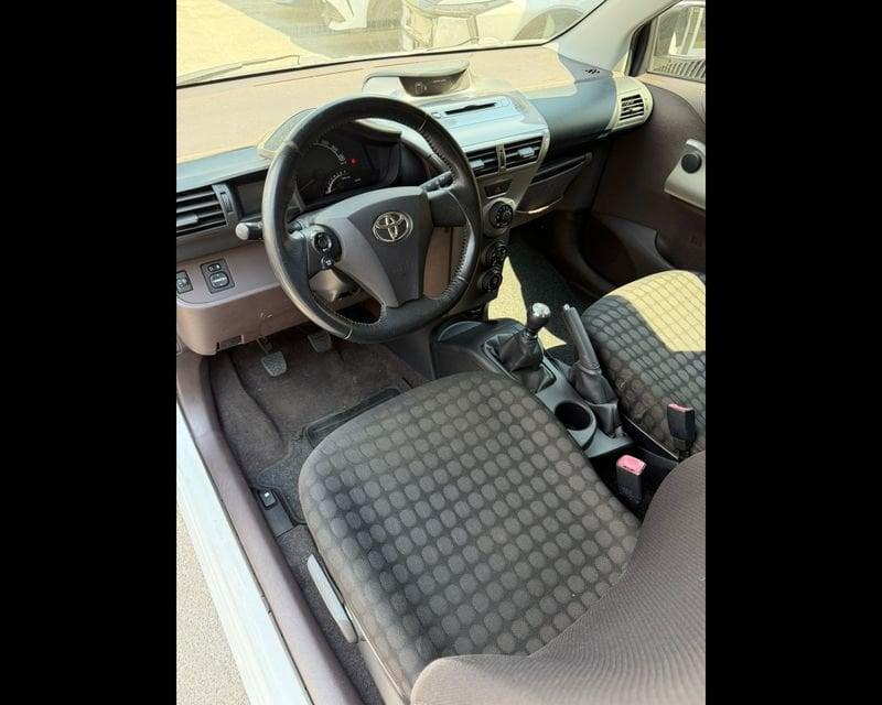 Toyota iQ 1.0