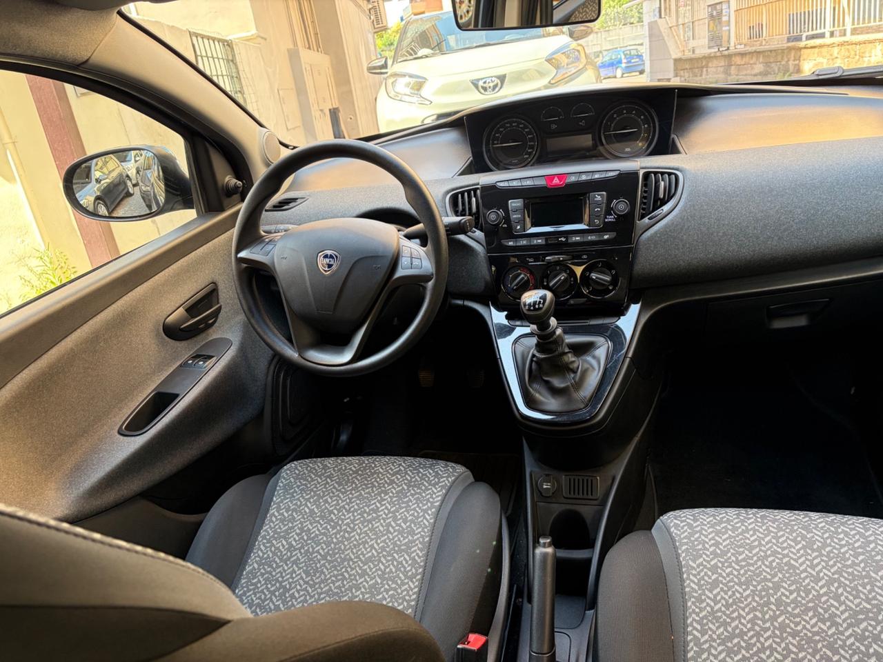Lancia Ypsilon 1.0 FireFly 5 porte S&S Hybrid Alberta Ferretti