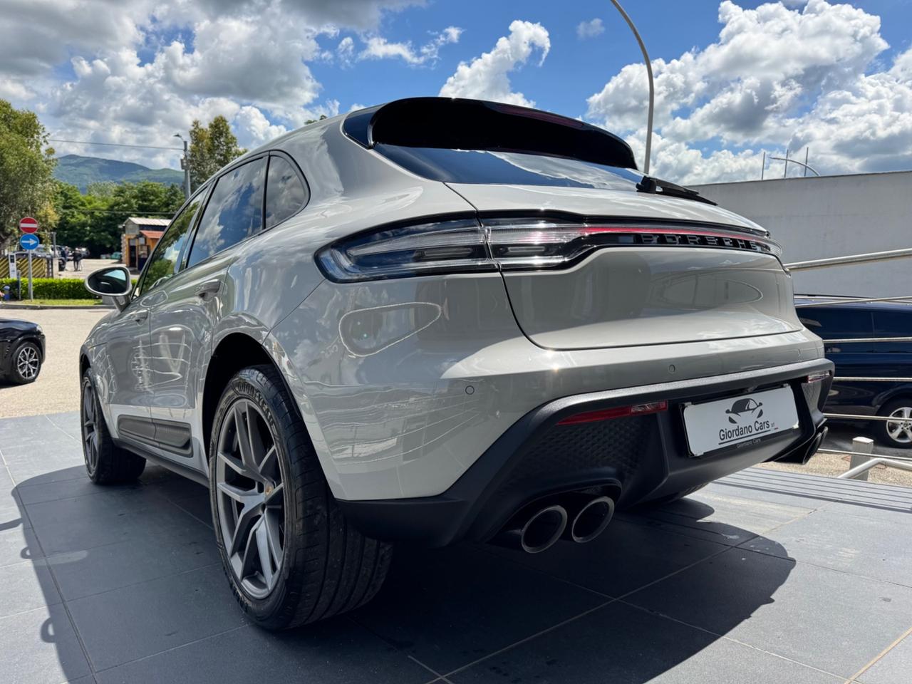 Porsche Macan 2.0 i 265cv colore gesso garanzia approved