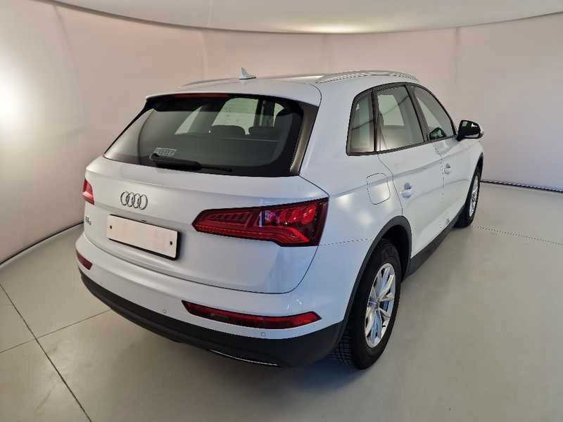 AUDI Q5 35 TDI Business S tronic