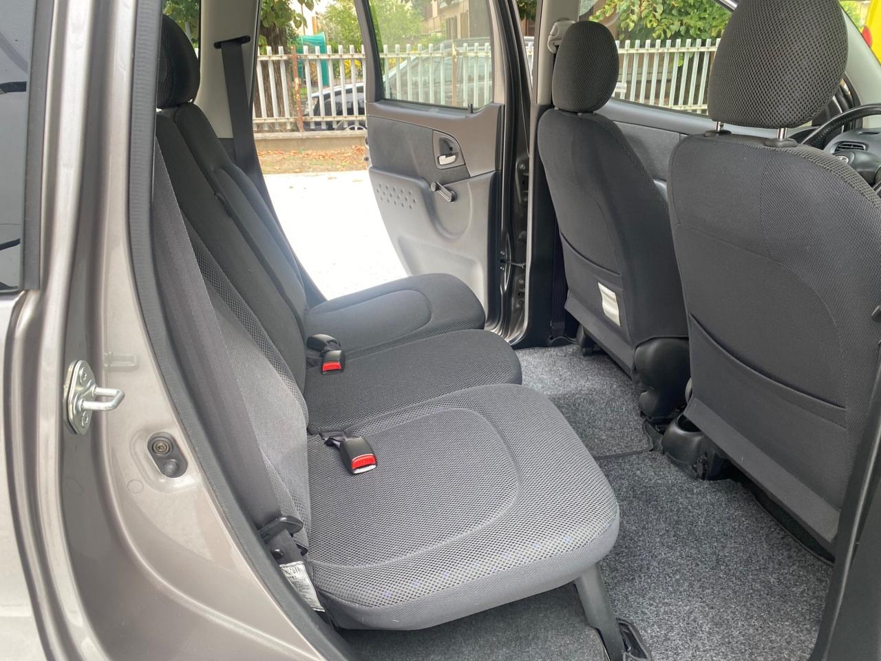 Toyota Yaris Verso 1.3i 16V cat Sol '03 NEOPATENTATI!!!