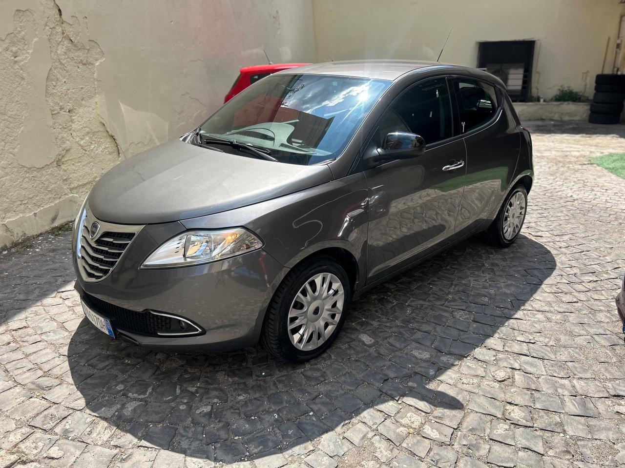 Lancia Ypsilon 1.3 MJT 16V 95 CV 5 porte S&S Silver