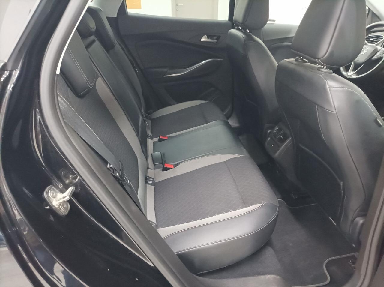 Opel Grandland X 1.6 diesel Ecotec Start&Stop aut. Business 05/2018