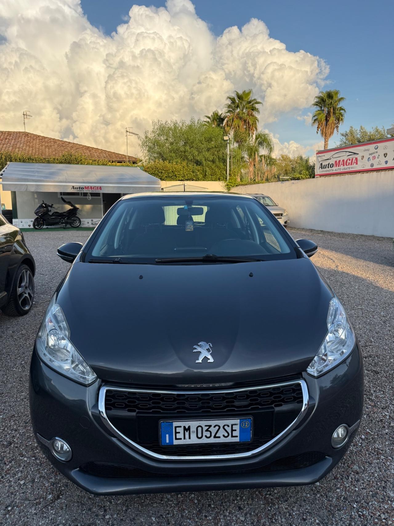 Peugeot 208 1.4 HDi 68 CV 5 porte Allure