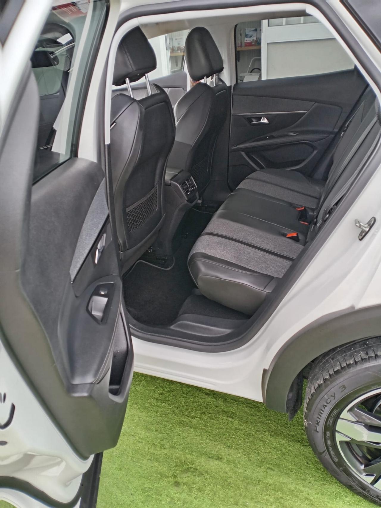 Peugeot 3008 DIESEL 1.5 Blue HDi Allure