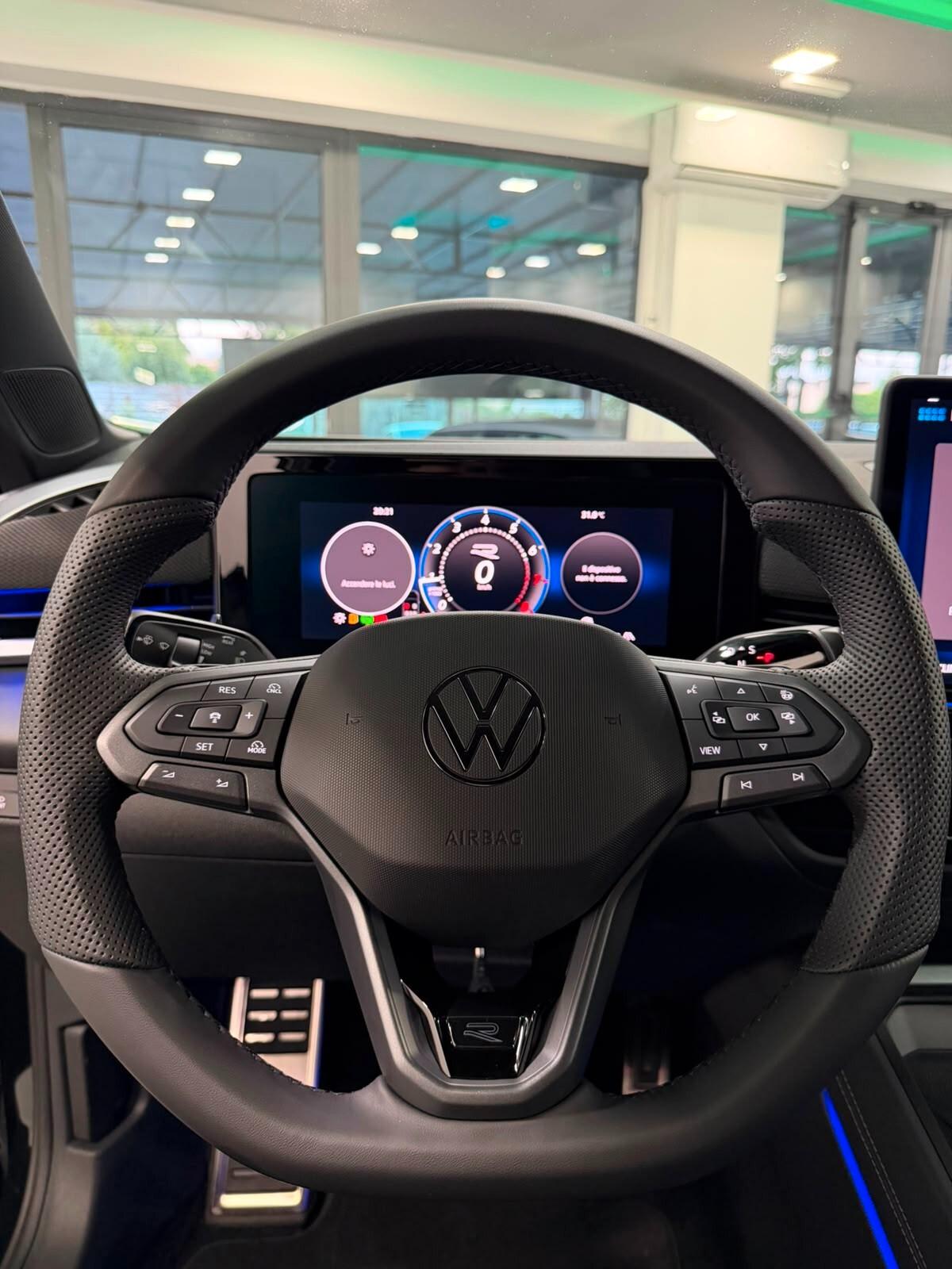 Volkswagen T-Roc 1.5 eTSI ACT 150 CV DSG R-Line