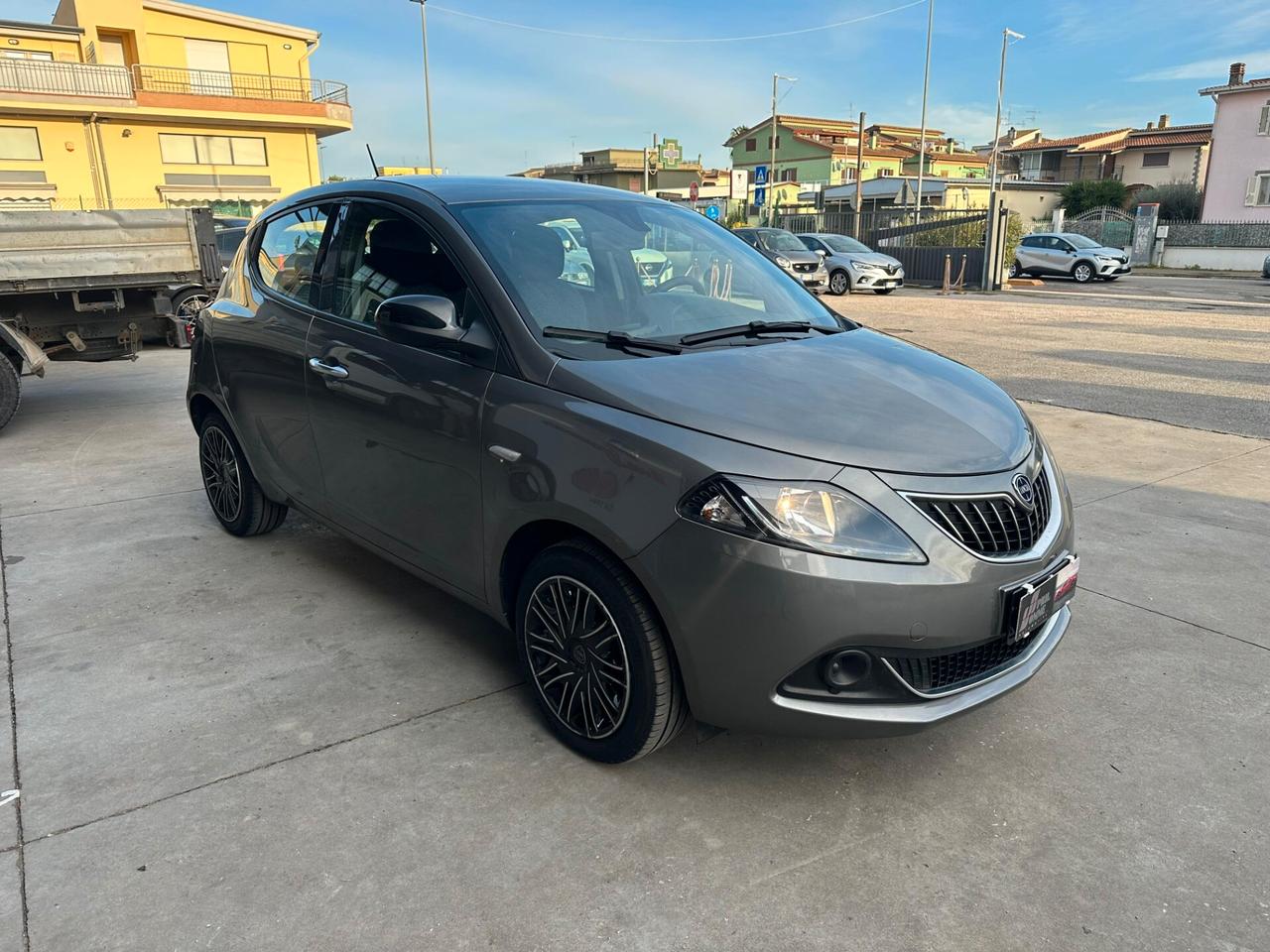 Lancia Ypsilon 1.0 FireFly 5 porte S&S Hybrid Silver PREZZO PROMO
