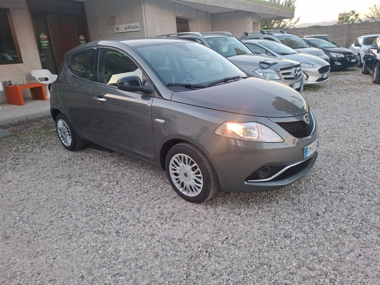 Lancia Ypsilon 1.2 69 CV 5 porte Silver