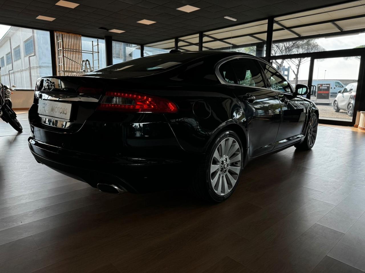 Jaguar XF 2.7D V6 Luxury