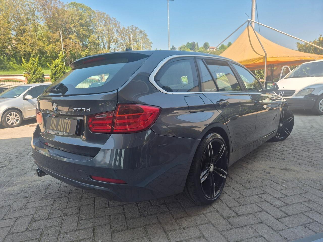 Bmw 330dA Touring Luxury/ AUT