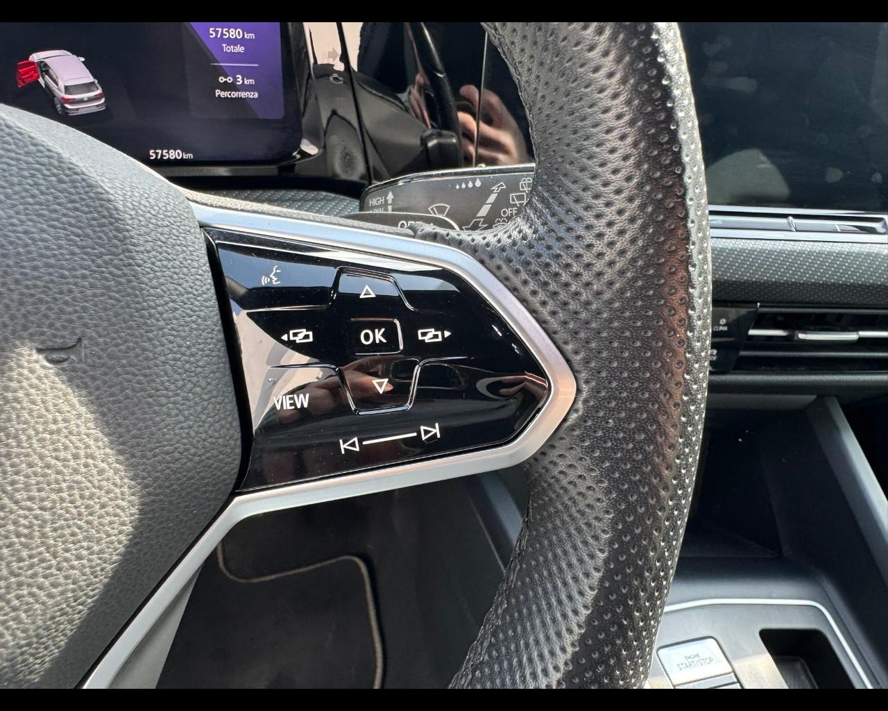 VOLKSWAGEN Golf 8ª serie - Golf 2.0 TDI 150 CV DSG SCR R-Line