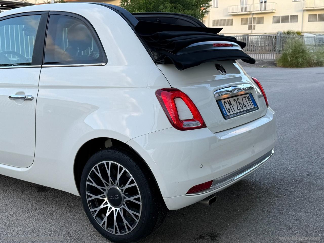 FIAT 500C 1.0 Hybrid Dolcevita
