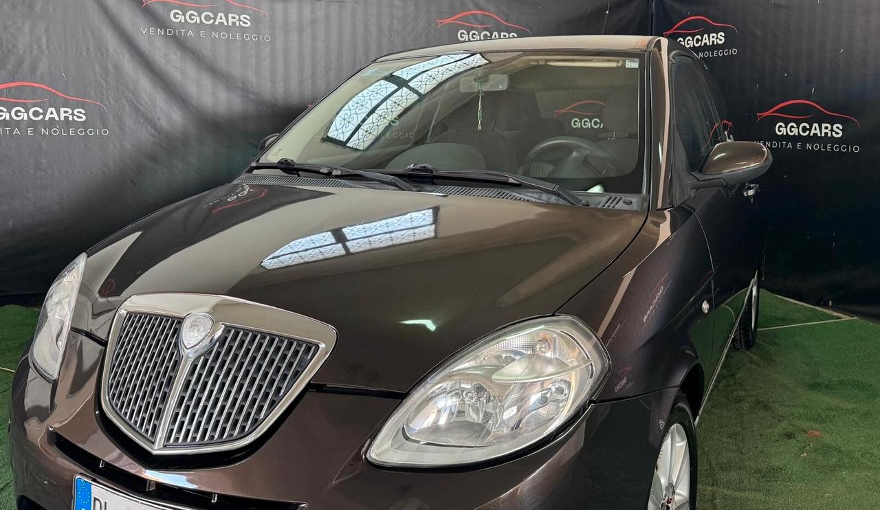 Lancia Ypsilon 1.3 MJT 75 CV Argento