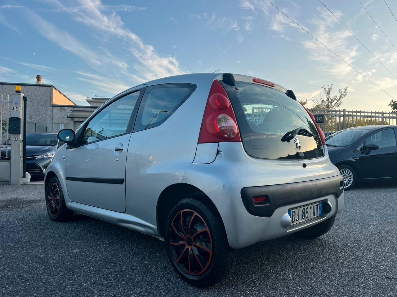 Peugeot 107 1.0 68CV 3p. SOLO 49.000 KM !!!