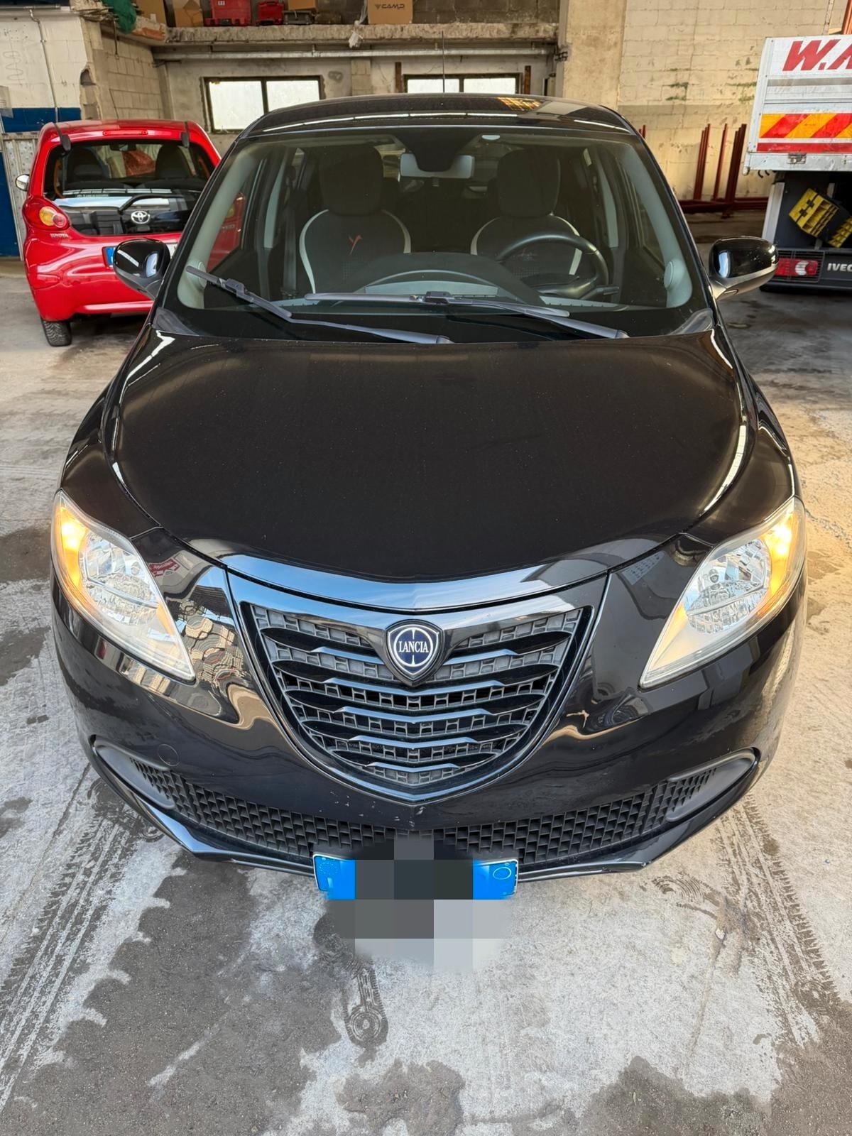 Lancia Ypsilon 1.2 69 CV 5 porte GPL Ecochic Platinum