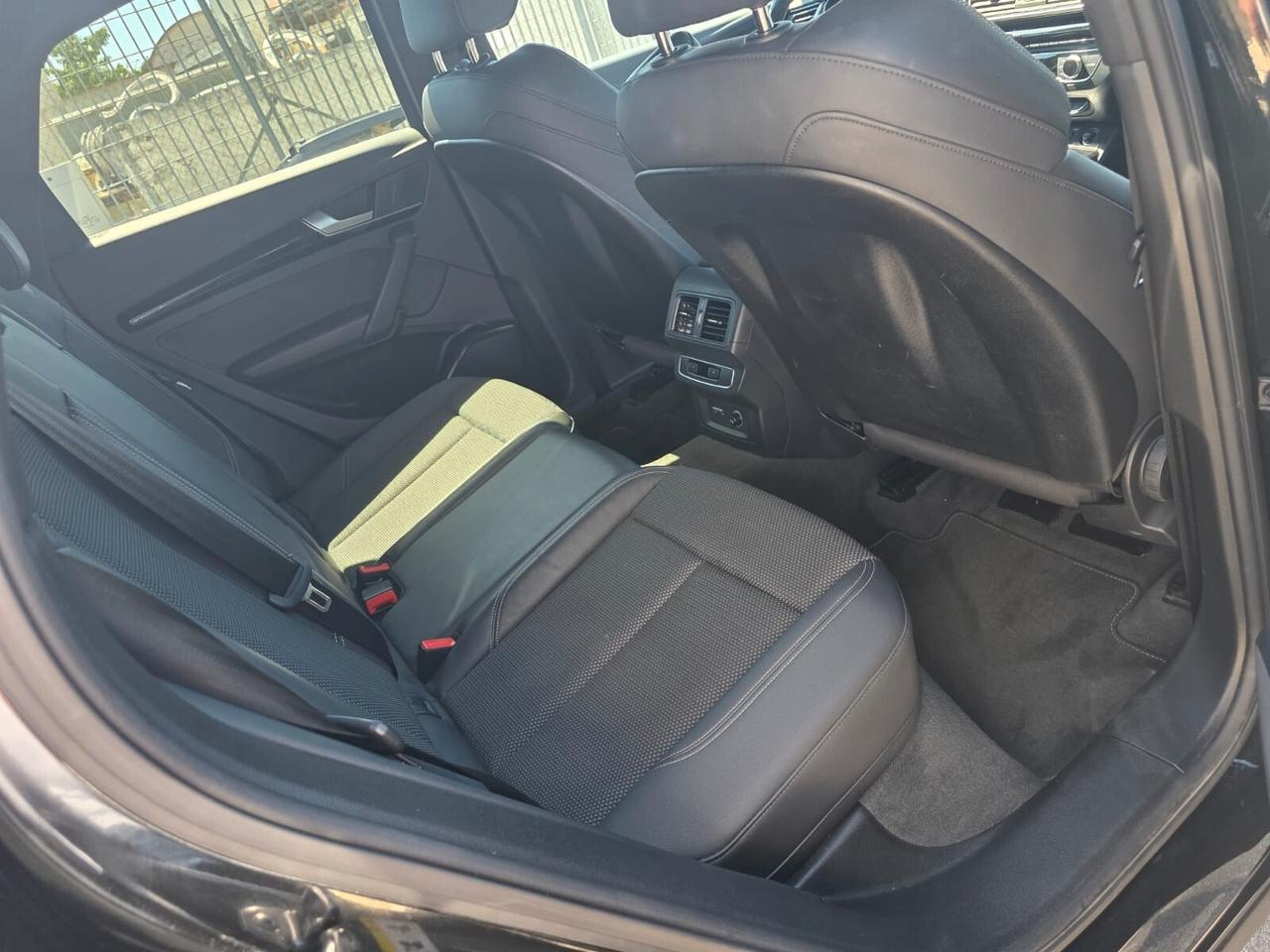 Audi Q5 Sportback 40 2.0 tdi mhev 12V Identity Black quattro S line
