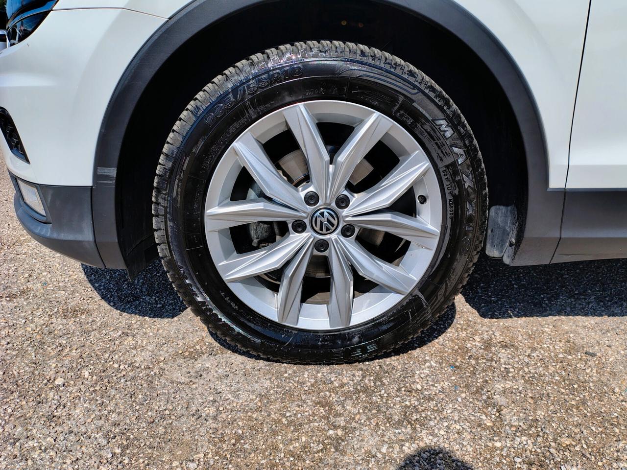 Volkswagen Tiguan 2.0 TDI SCR DSG 4MOTION Business BMT