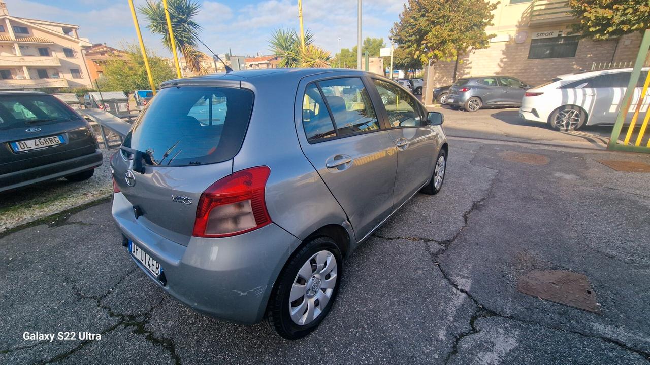 Toyota Yaris 1.0 5 porte Sol
