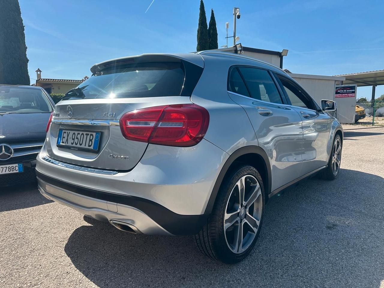 Mercedes GLA 220 4Matic Automatica