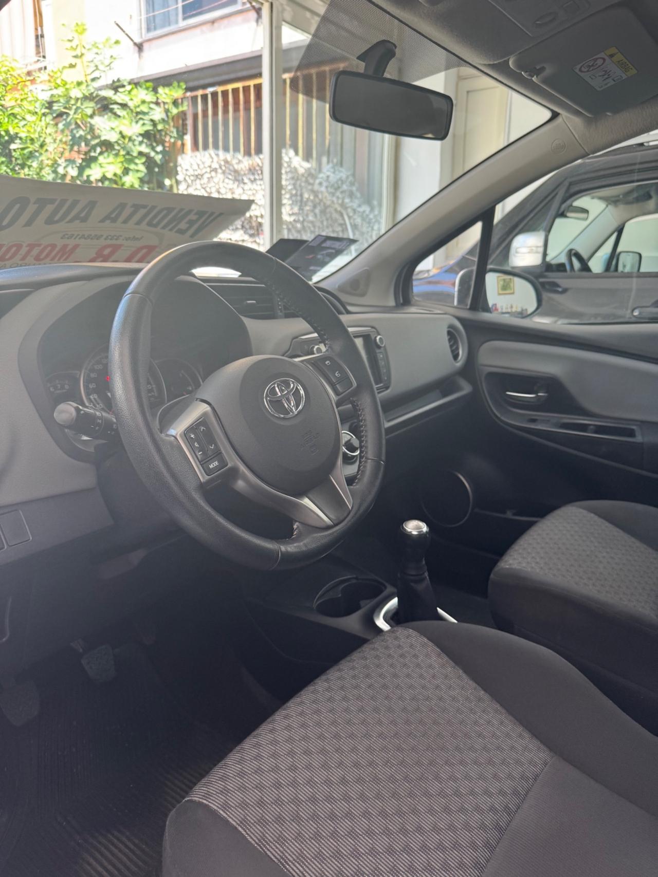 Toyota Yaris 1.0 5 porte Lounge