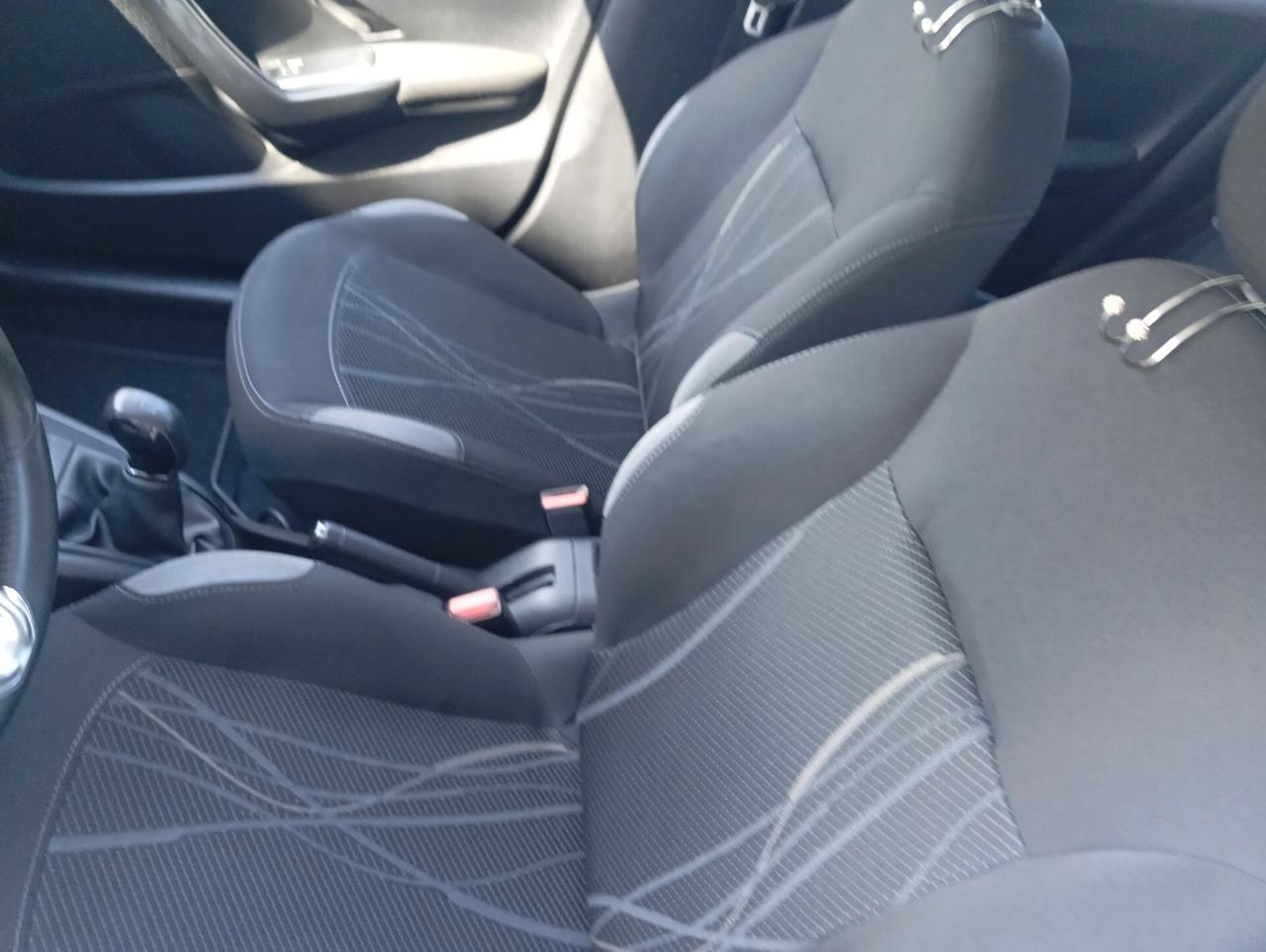 Peugeot 208 1.4 HDi 68 CV 5 porte BLACK pack UNIPRO BEN TENUTA