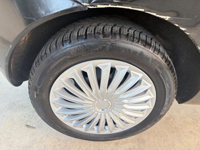 LANCIA Ypsilon 1.3 MJT 75 CV Argento PRIMO PREZZO OK NEOPATENTATI