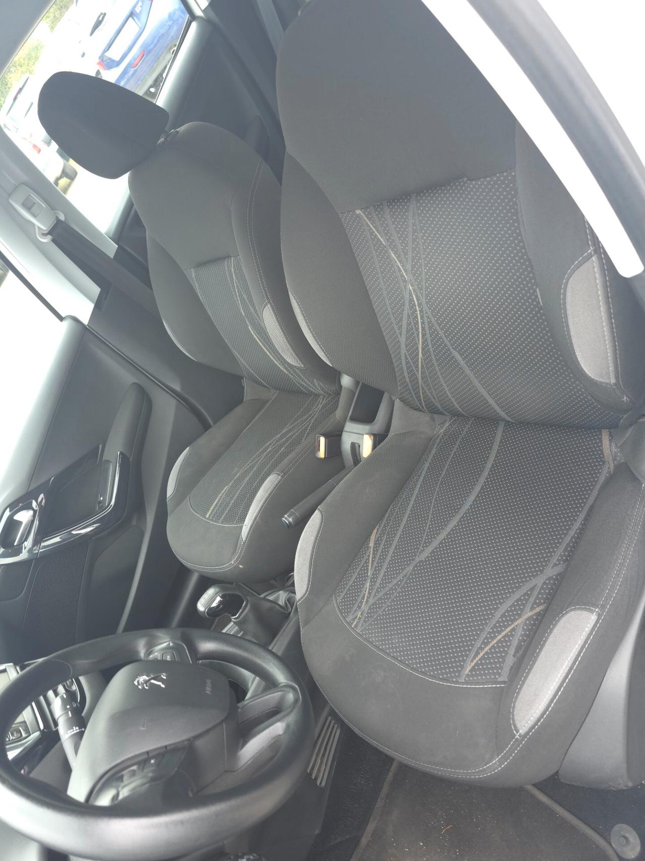 Peugeot 208 1.2 VTi 82 CV 5 porte Allure