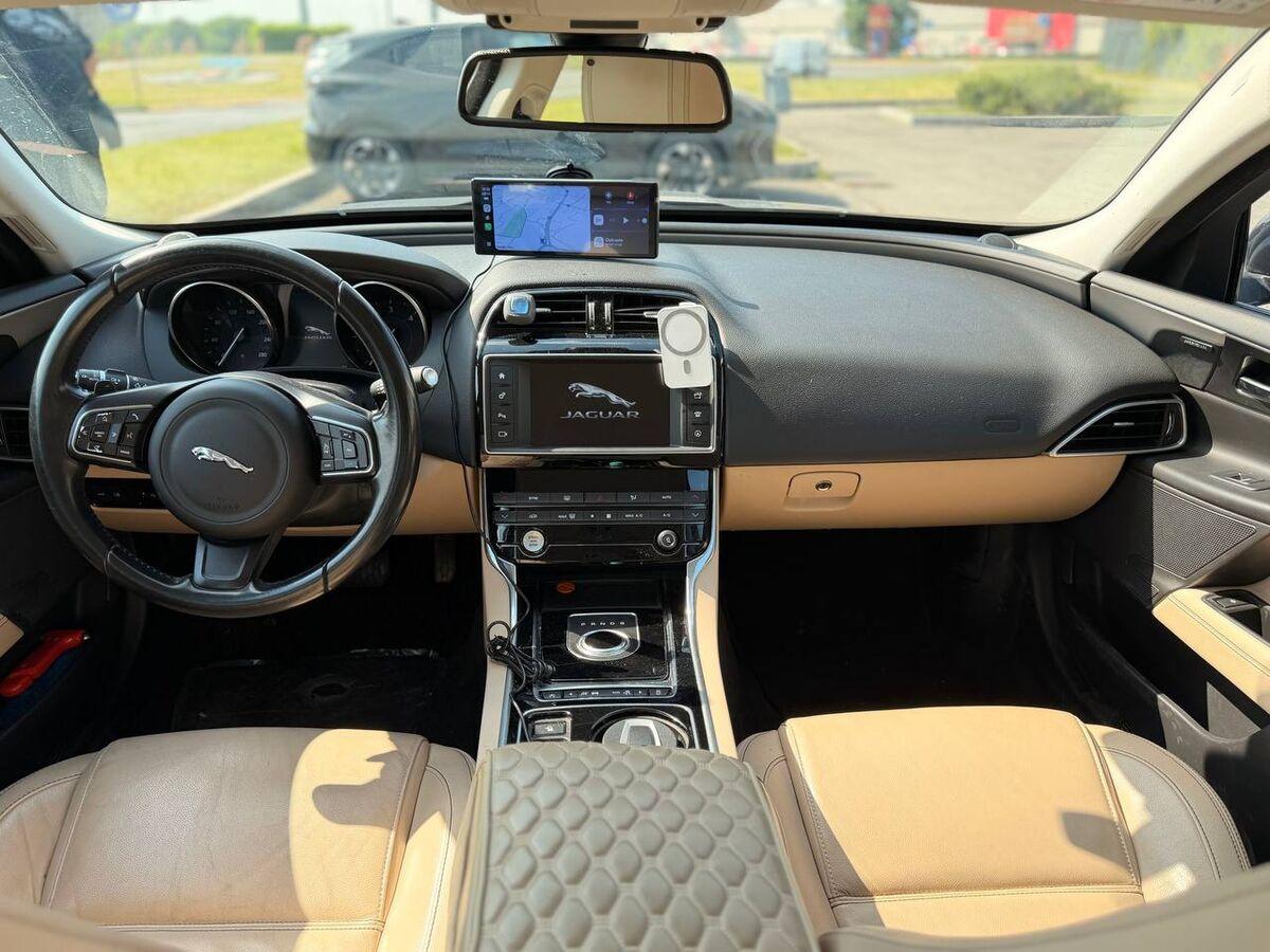Jaguar XE Berlina XE 2.0d Prestige Business edition awd 180cv auto