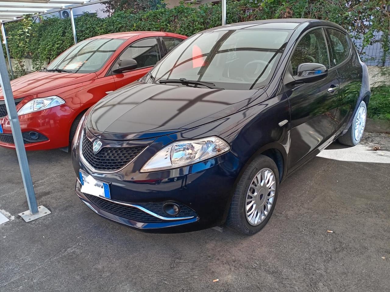 Lancia Ypsilon 1.2 69 CV 5 porte GPL Ecochic Silver