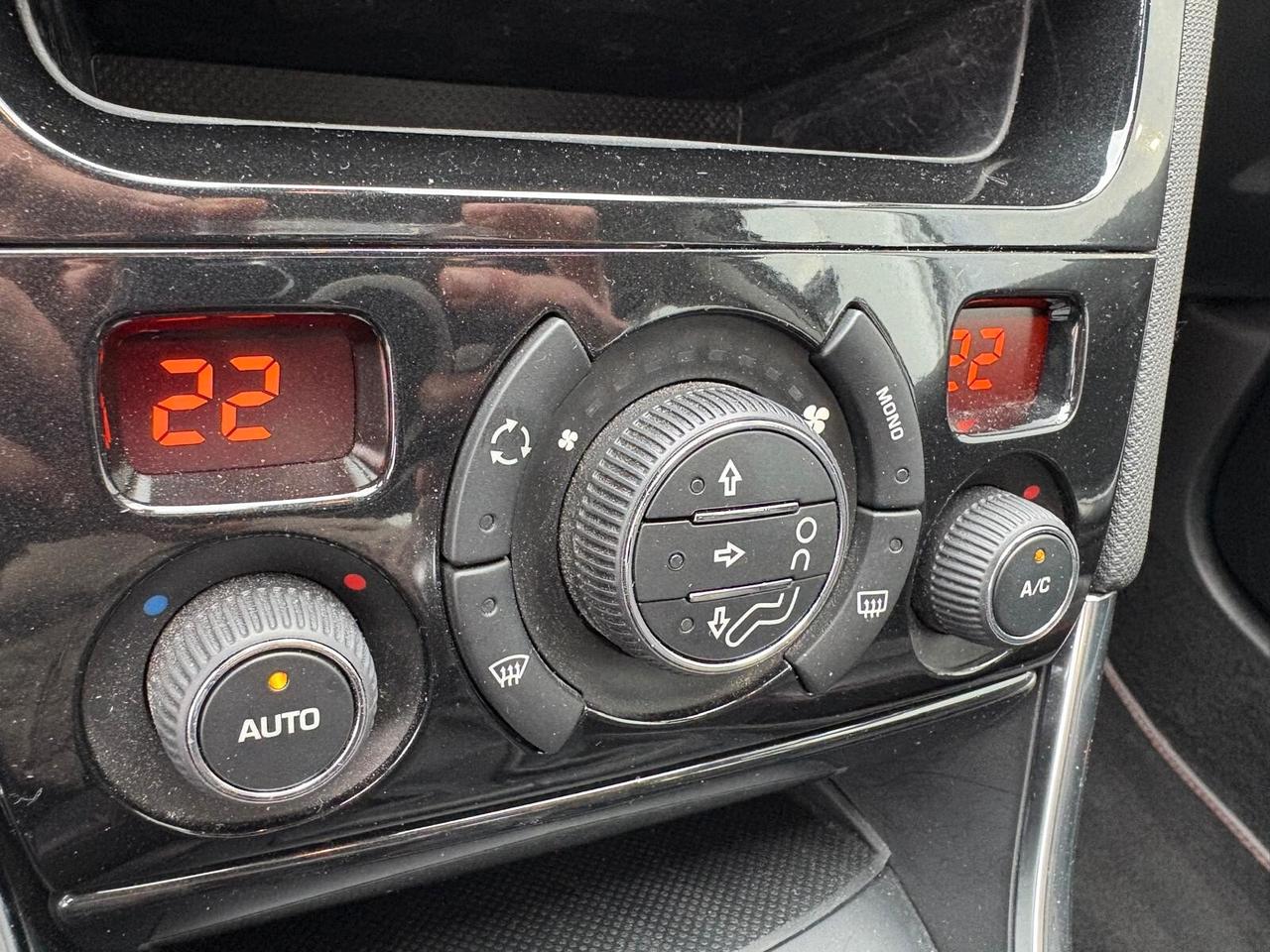 Peugeot 308 GTi 1.6 THP 200 CV 5p.