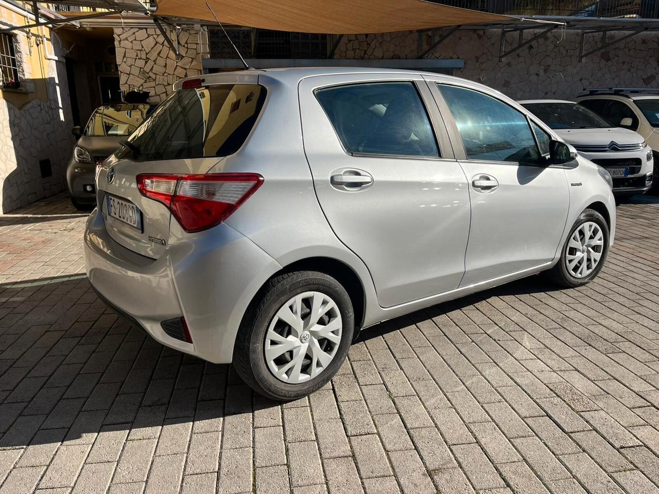 Toyota Yaris 1.5 Hybrid 5 porte Business