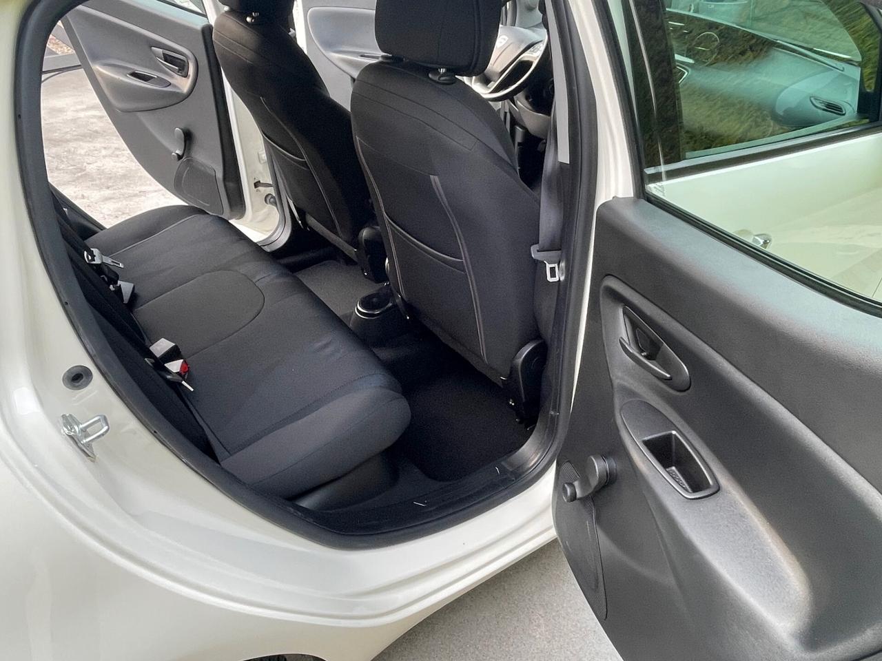 Lancia Ypsilon 1.2 69 CV 5 porte Platinum