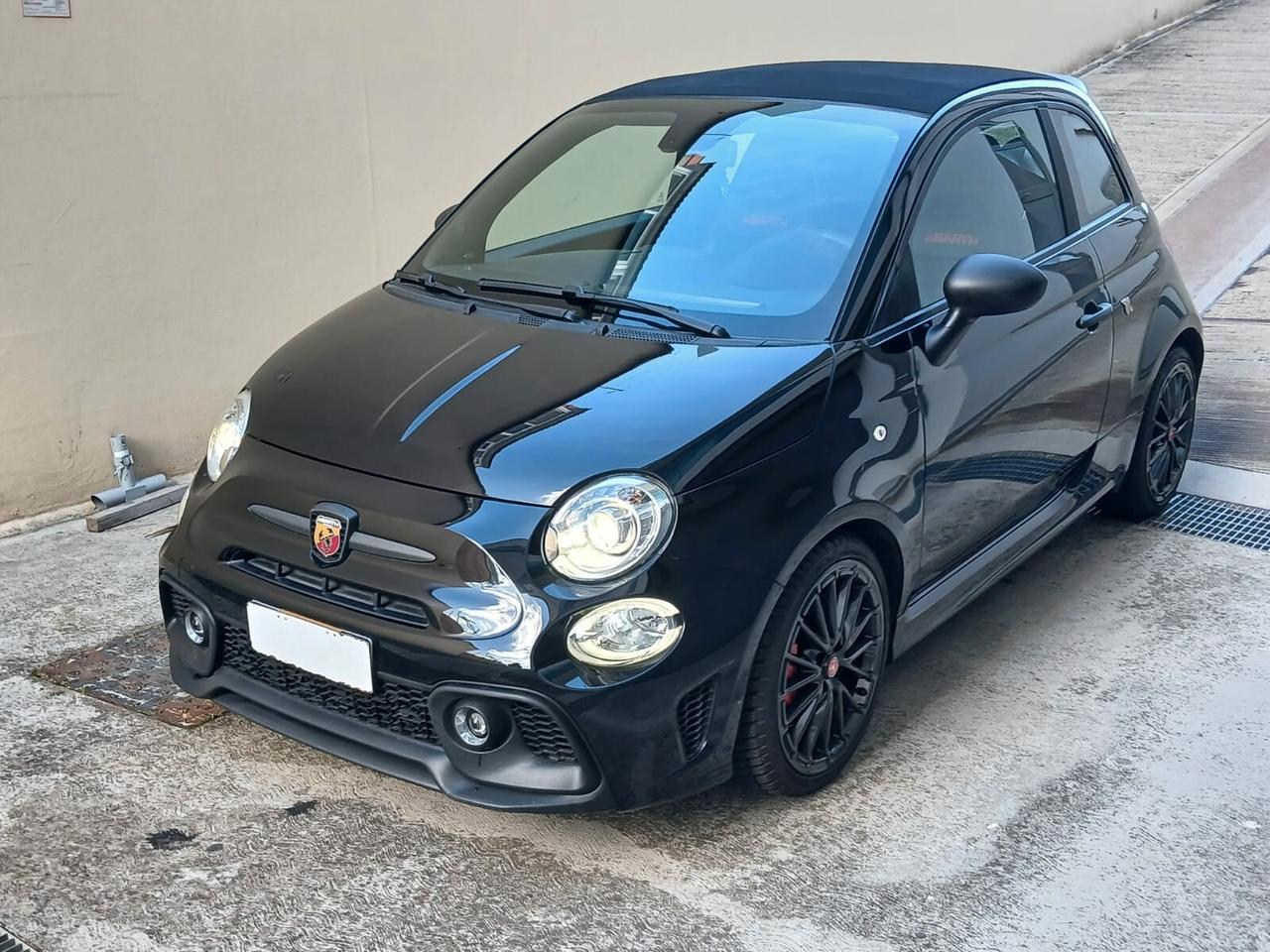 Abarth 695 C 1.4 Turbo T-Jet 180 CV