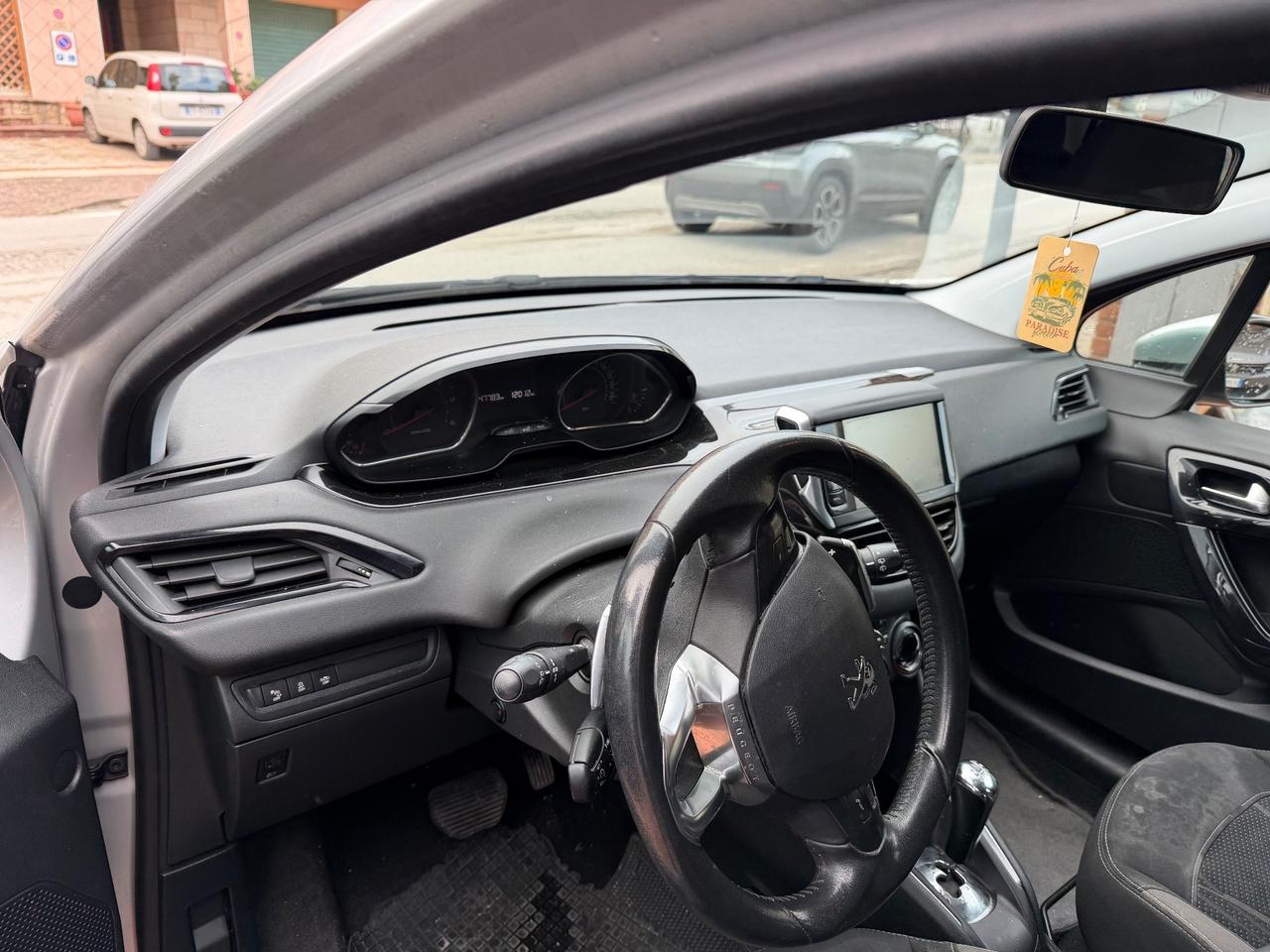 Peugeot 208 1.4 e-HDi 68 CV S&S robotizzato 5 porte Active