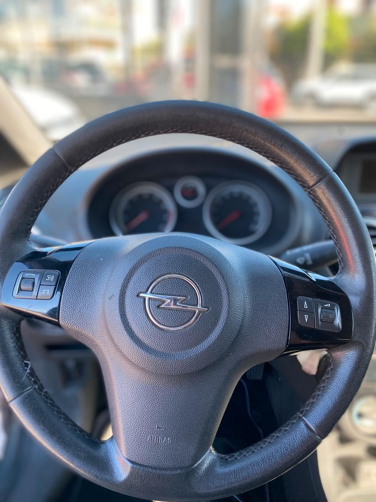 Opel Corsa 1.4 90CV GPL Tech Coupé n-Joy