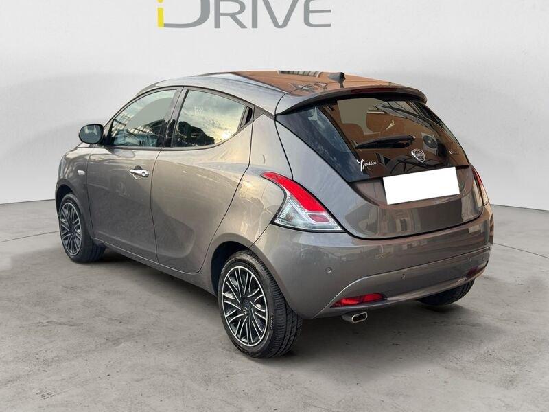 Lancia Ypsilon 1.0 FireFly Hybrid GOLD. grigio met.