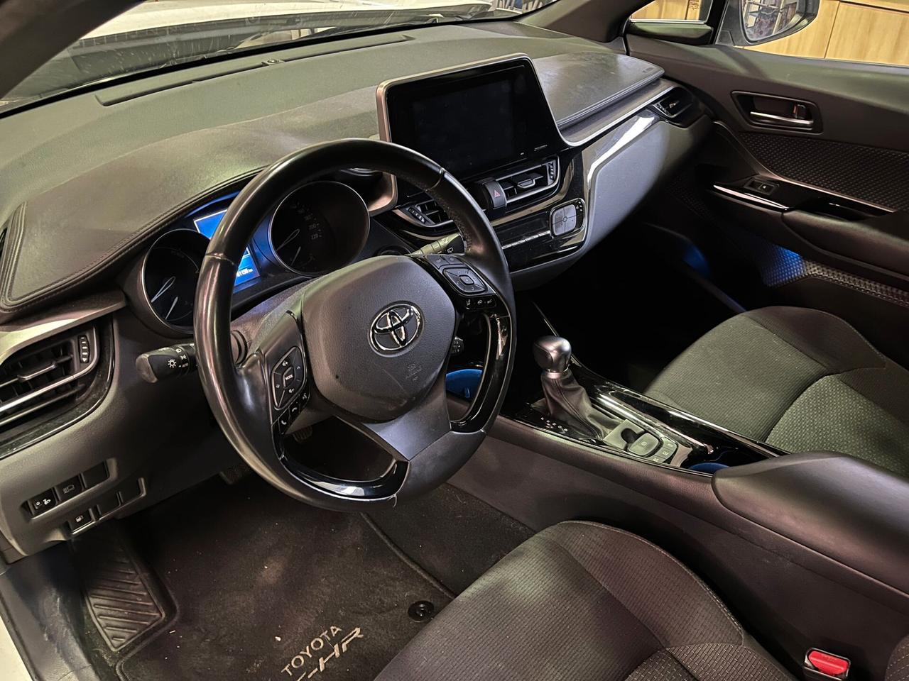 Toyota C-HR 1.8 Hybrid E-CVT Style | incidentata