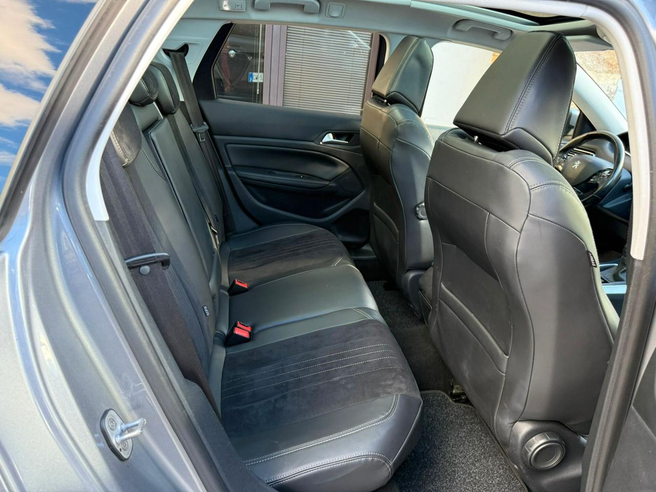 Peugeot 308 BlueHDi 150 S&S SW Allure