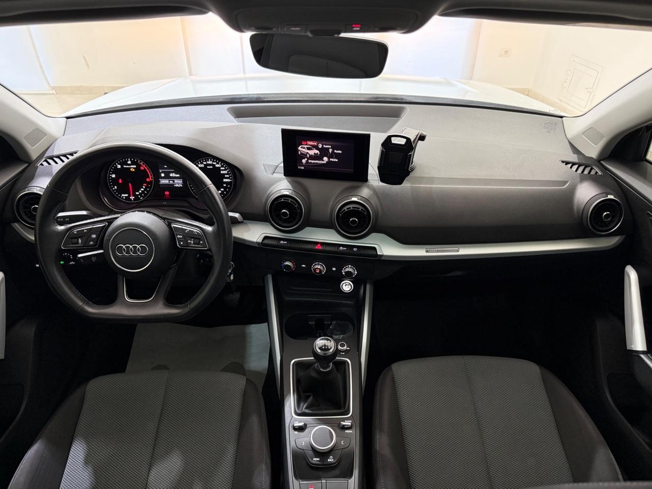 AUDI Q2 30 TDI S LINE EDITION CON TETTO APRIBILE E GANCIO TRAINO