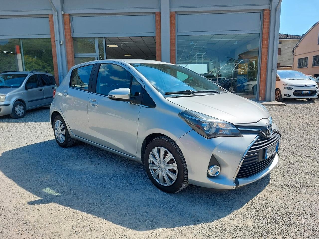 Toyota Yaris 1.4 D-4D 5 porte Lounge STUPENDA OK NEOPATENTATI