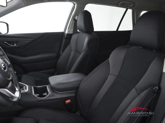 SUBARU OUTBACK 2.5i Style lineartronic
