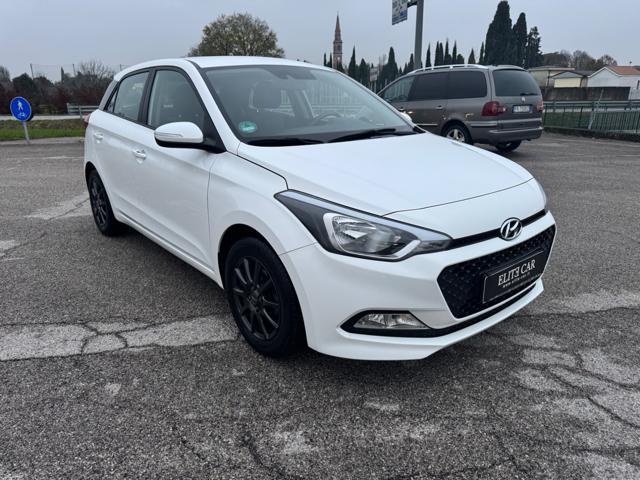 HYUNDAI i20 1.2 84 CV 5 porte Blackline