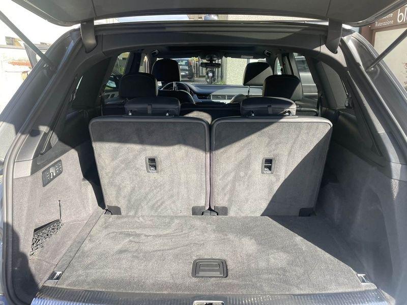 Audi Q7 3.0 TDI quattro tiptronic S- LINE