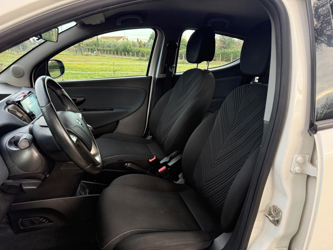 Lancia Ypsilon 1.0 FireFly 5 porte S&S Hybrid Ecochic Gold