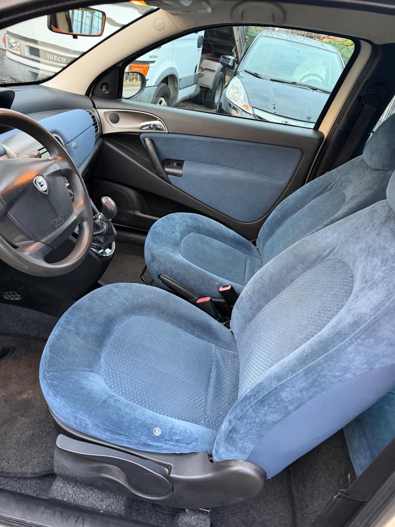 Lancia Ypsilon 1.2 Argento