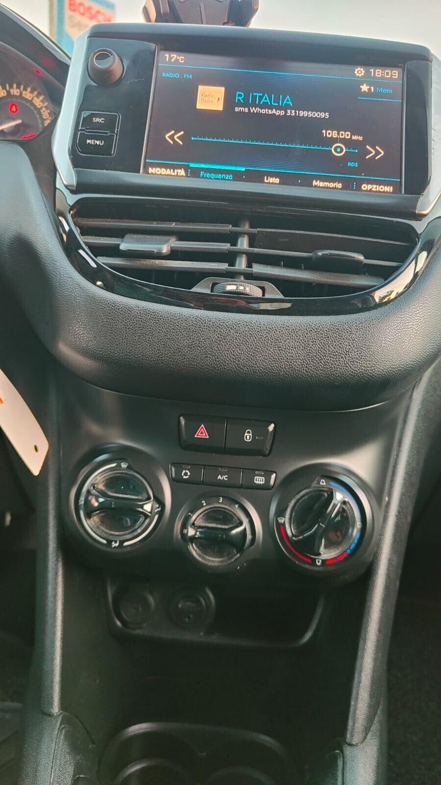 Peugeot 208 BlueHDi 75 5 porte Touch