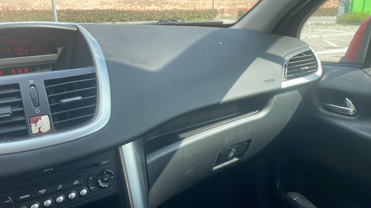 Peugeot 207 1.4 95cv 5p. XSI